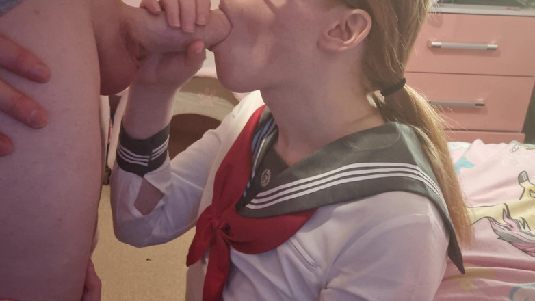 PrincessKitti3: Büyük bir trans kızın yarağını gırtlağına kadar sakso çekiyor