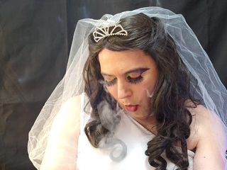 Smoking fetish lovers: Smoking bride