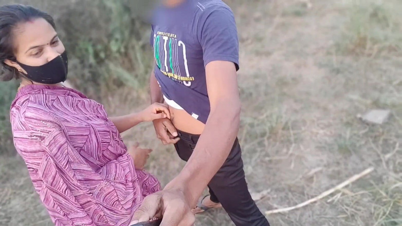 Fuckkkker: Сводная сестра сошла с ума от черного пениса, маленькая сводная сестренка начала тереть пенис, сказала, что моя киска жаждет трахаться, трахни меня