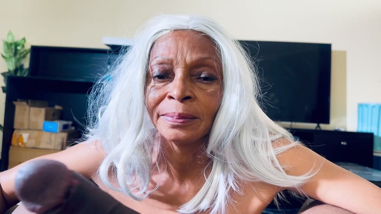 BongoXXX: 큰 자지를 빠는 할망구