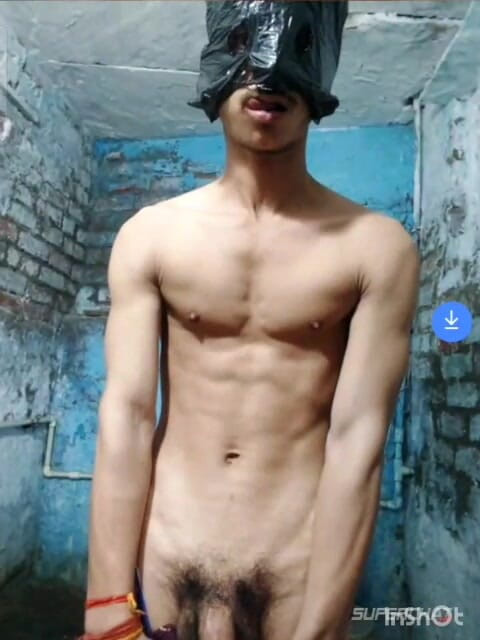 Ssboy: Un ragazzo indiano che succhia il cazzo