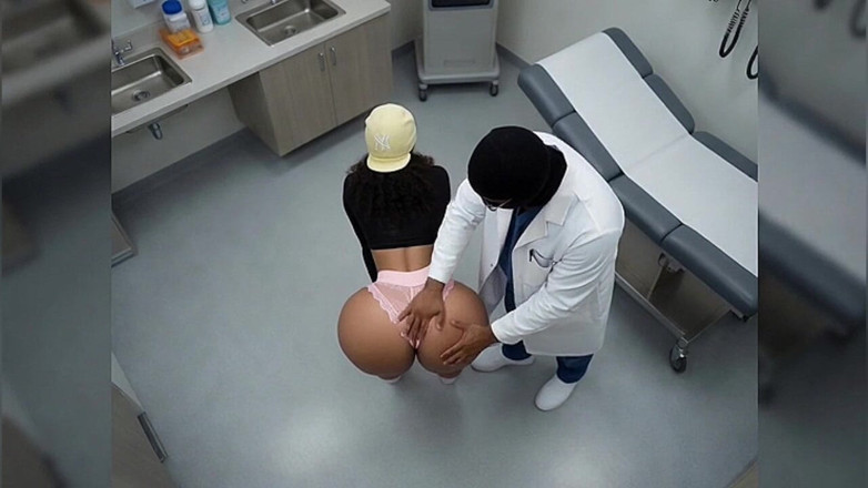 Animate golden: Petite Big Ass Girl Twerking in Tight Pink Leggings and...