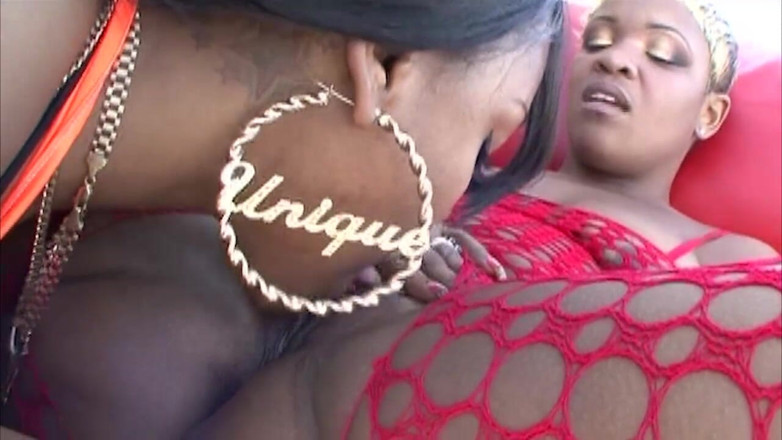 Bangora sluts: Curvy Mature Lesbians Devour Each Other's Big Asses