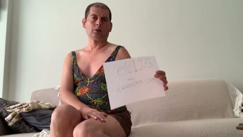 Electrahu: Una ragazza ahu