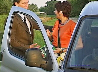 Porno Cloud: 大きな猫の車の冒険