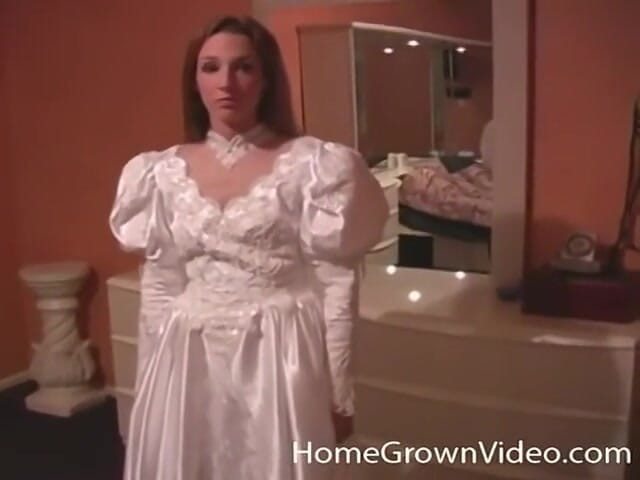 Homegrown Oral: Summer Tyme takes Michael Kahn's cock on her wedding day
