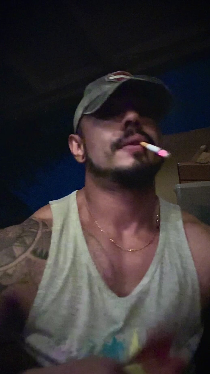 Reds and Muscles: Recebendo ar fresco, recebendo ar fresco, fumando, pau duro, muito...