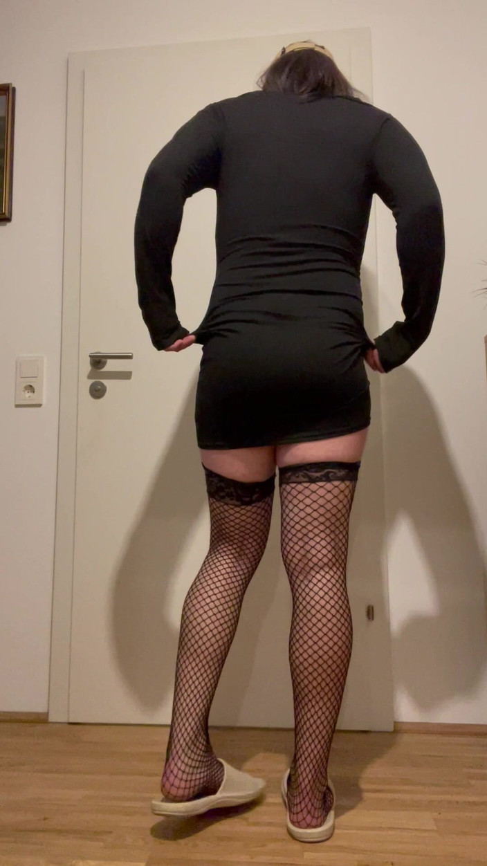 femboysoft: क्रॉसड्रेसिंग फेमबॉय फिशनेट थोंग