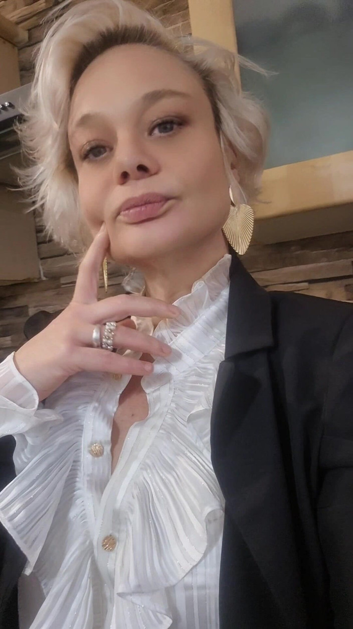 Sofy13: 你认为我很性感，你什么都没见过，我是一个非常放荡的成熟法国女人