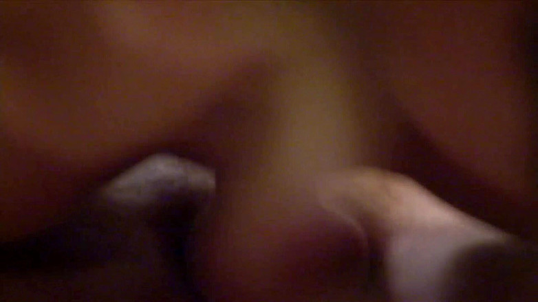 CBD Media: すべての自然busty美しい十代がなめられ、彼女のぽっちゃりの猫に犯される