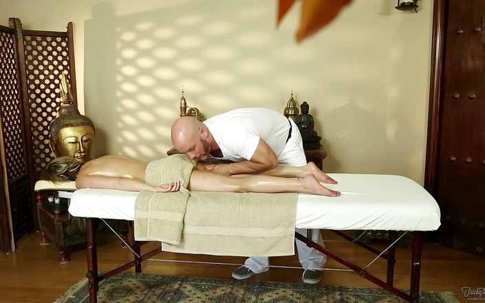 Fantasy Massage: FANTASYMASSAGE - Atingerea perfectă merge mult