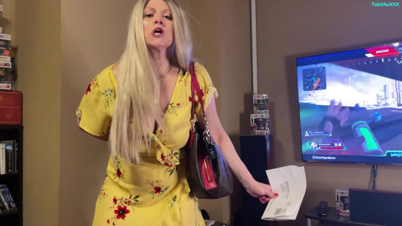 TabithaXXX: Giantess stepmom - shrinks slacker stepson 2 worship her body