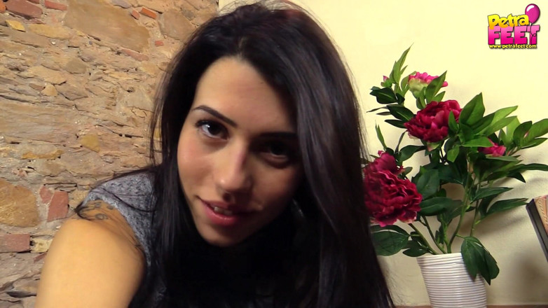 Foot Fetish HD: petra, lovely teenage babe adores playing with her feet