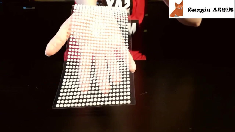 Saegin: 2[ASMR] Scratching textures, part 3 (no talking)