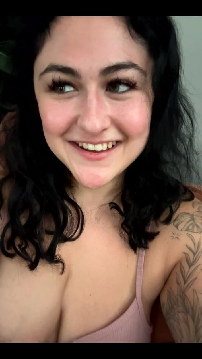 Josie Jaxxon: Čas příběhu! Šel jsem domů s tetovací umělkyní!