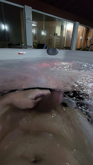 Lkdick8: 욕조에서 재미.