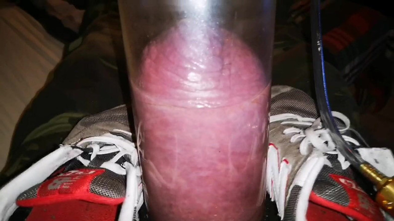 Monster_Meat_: 对于脚和运动鞋爱好者