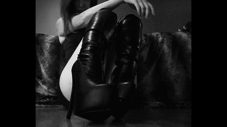 TheRealKittyD: La cattiva padrona di un cuckold SPH dice porcate