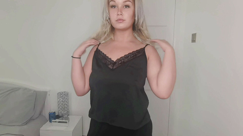 Holly Kitten: Khoe cơ thể 2