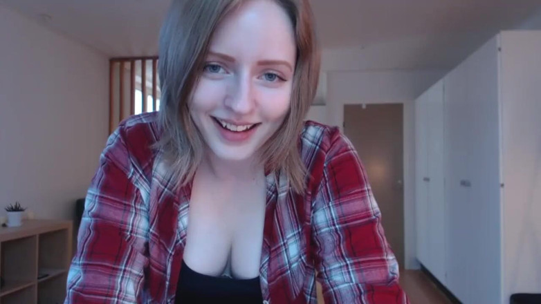 KissMyHips: You're too big!
