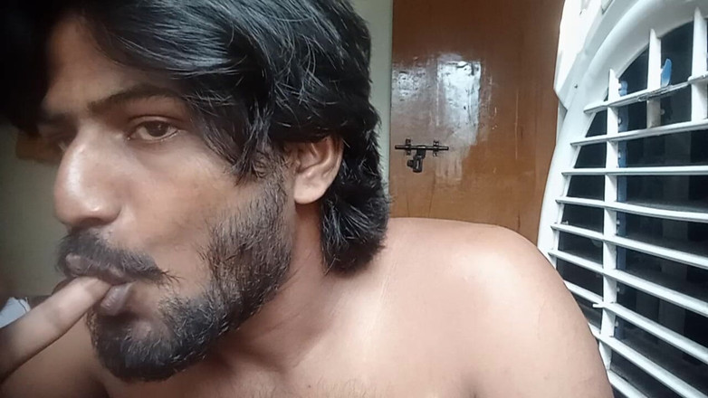 KUMBHA MANOJ KUMAR: Мінет пальцем