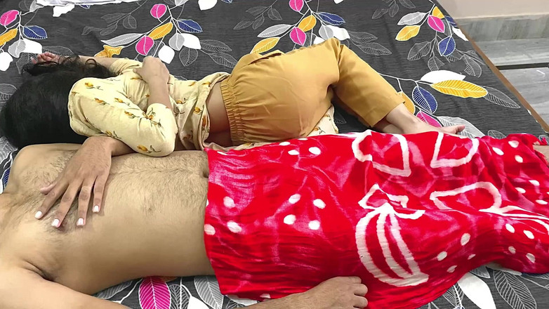 Desifilmy45: Mosi lagi asik nyepong dan ngentot memekku pakai audio bahasa...