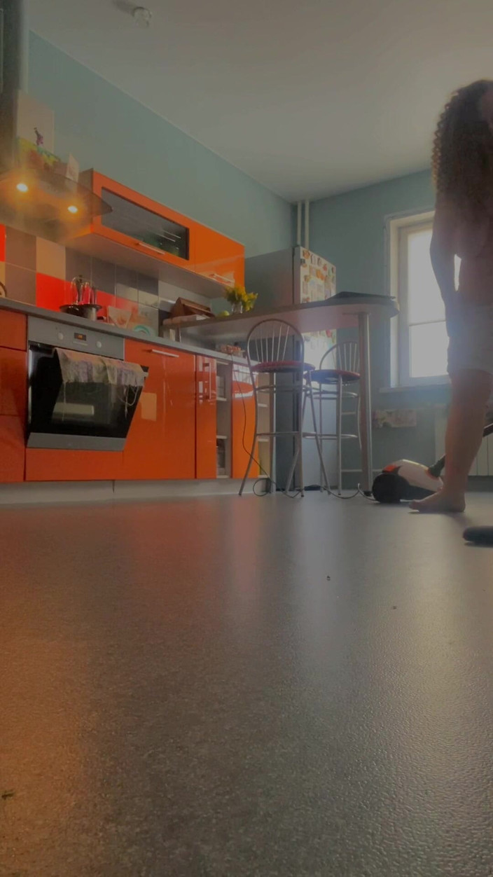 VikkiGeorgia: Odkurzanie cycków