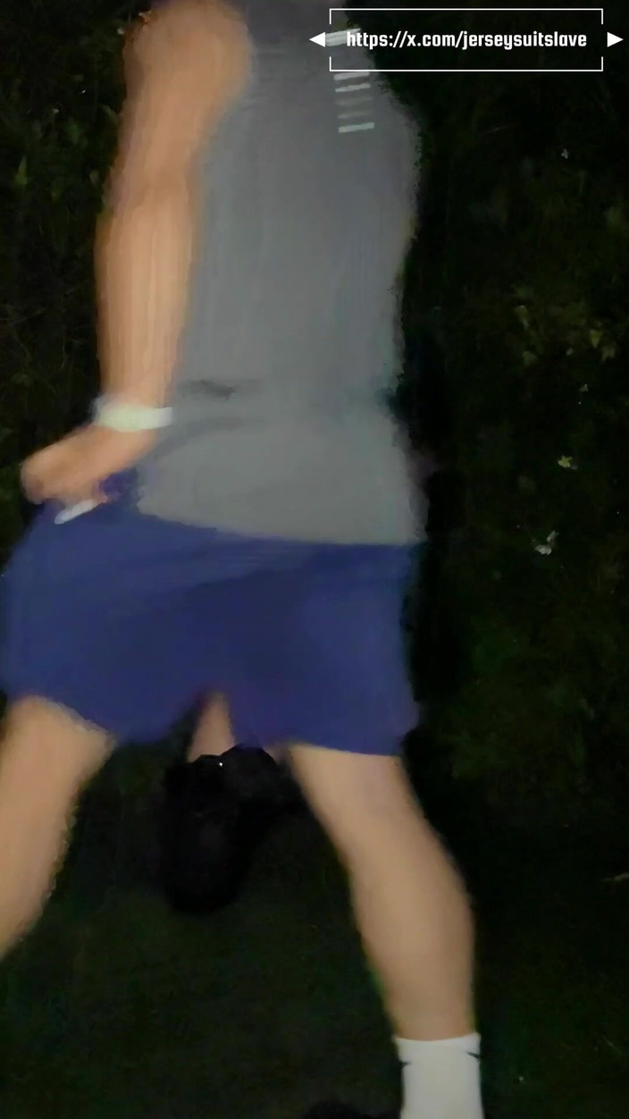 Human Urinal: Garnitur walczy ze wstydem i upokorzeniem na wolności