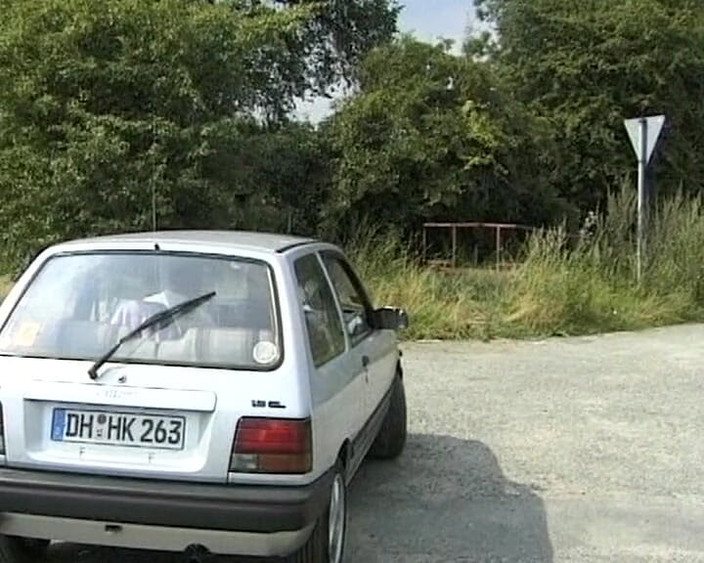 German Threesome: Pegawai Polis Jerman dikongkek dubur dalam seks bertiga