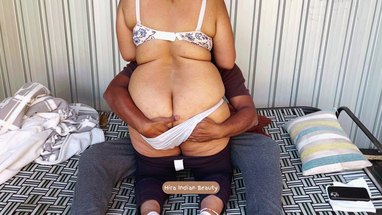 Hot 365 Entertainments: ¡El culo redondo de la tía gruesa india tocó al...