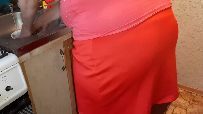 Lesbian-candys: Я дрочу сусідці на кухні, поки вона готує вечерю