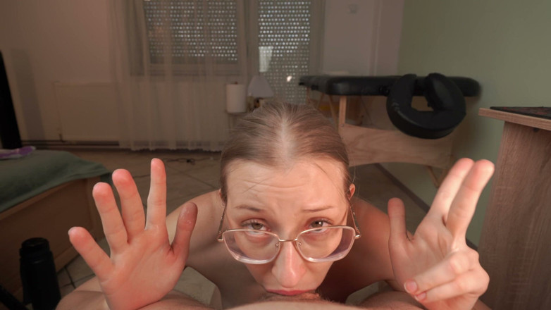DreamFoxy: She Asked Me to Cum on Her Face! and She...