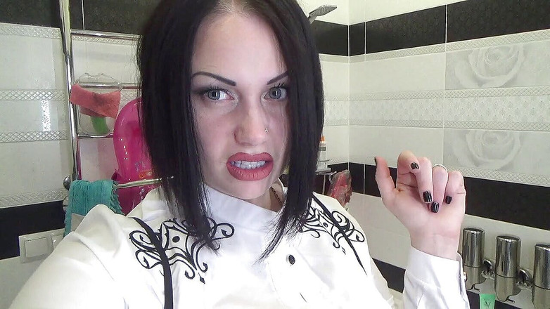 Goddess Misha Goldy: Tu estúpido fetiche - castración