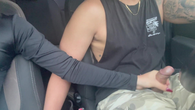 Teen amateur Latinas: Petite Student Gives Handjob in the Car and Makes Him...