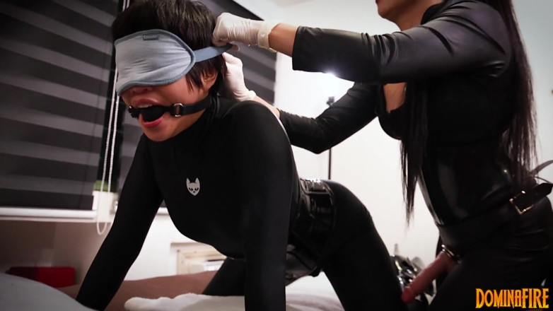 DominaFireOfficial: Dominafire Anal Strapon Fucking Salome Salvi