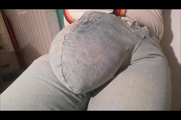 Monster_Meat_: वह प्रसिद्ध आइकॉनिक जींस