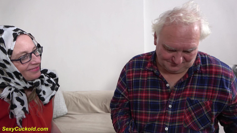 Sexy Cuckold: Old man licks cum off his wife