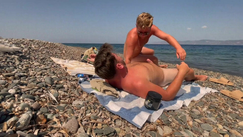 GlennandSonny: Beach Fuck