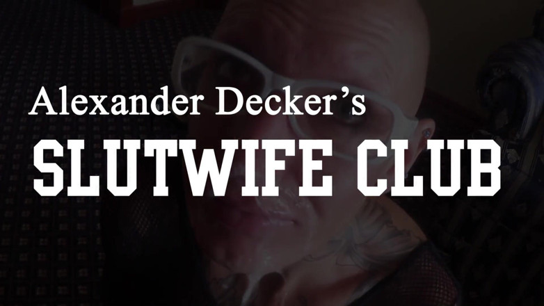 Slutwife Club: Masked slut in a submissive deepthroat session