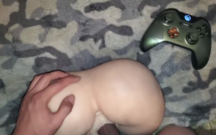 Z twink: Taking a Break From Xbox and Cumming with My Friend...