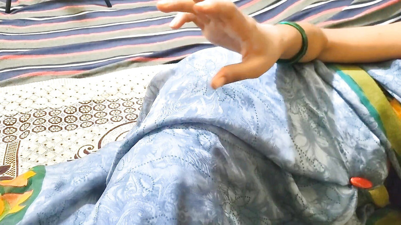 Desi telugu couple: 德西印度不满的妻子出轨丈夫和她丈夫的继兄弟啪