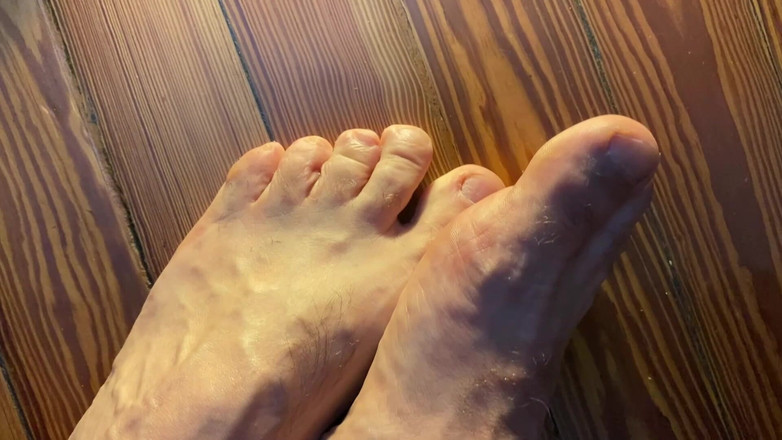 Placer_macho: I miei piedi esauriti dopo la giornata di lavoro...