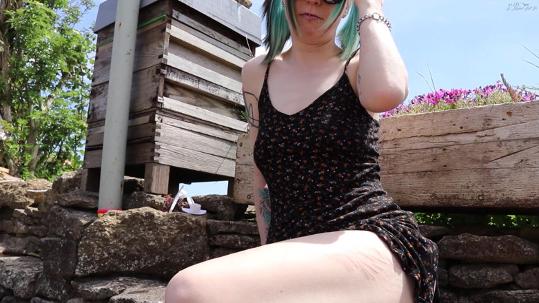 Fetpup: Teasing the builders next door