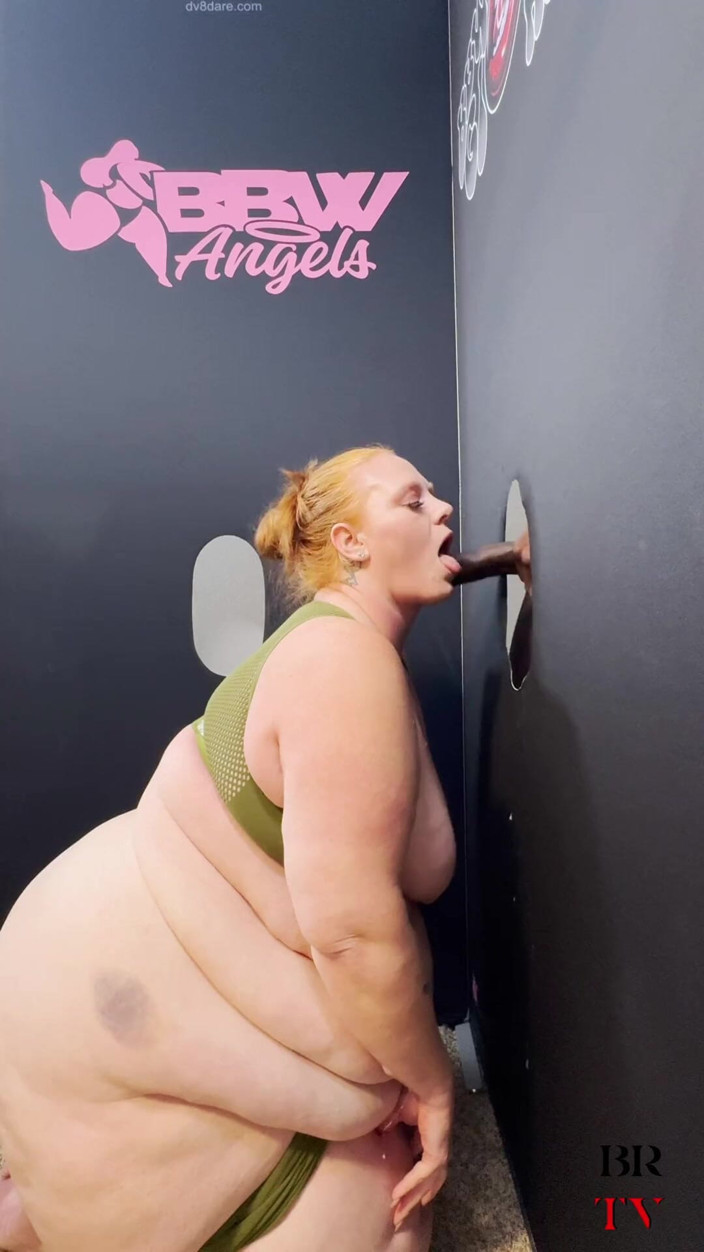 Blvck Rose TV: SSBBW Julie Ginger Gets Facial From Stranger at Gloryhole