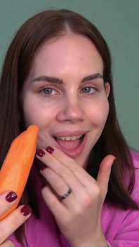 Hot Redhead Anna Gives a Blowjob and Gets a Cumshot