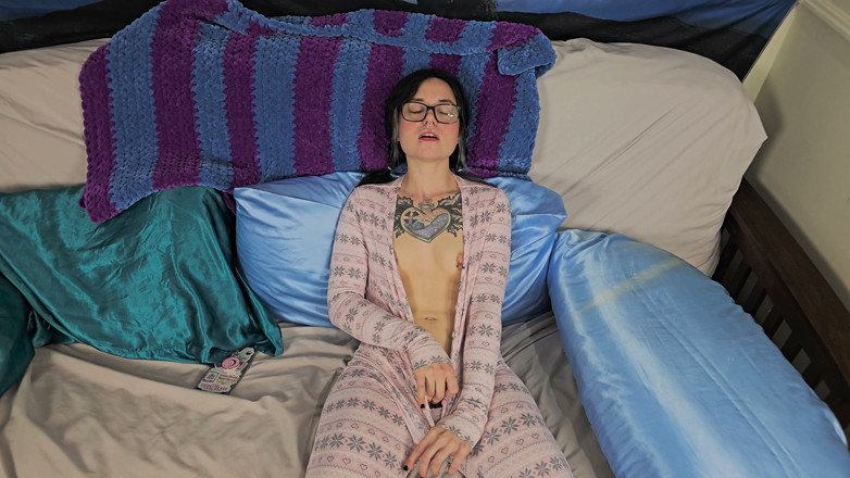 Innocenttemptation: Making Myself Cum for Stepdaddy