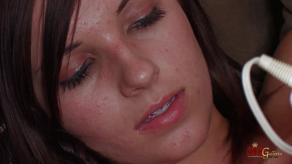 ATK Fans (Solo): Masturbating Madison Spears reaches orgasm at casting
