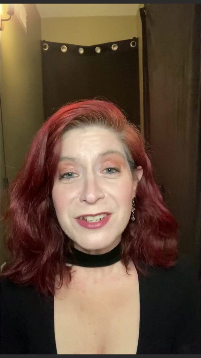 Elianna: Чат з друзями перетворюється на sph