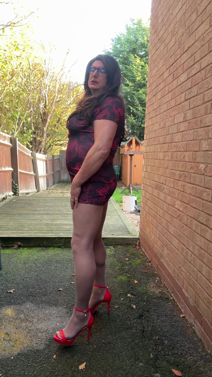 Kelly CD 2022: Người mặc đồ xuyên thấu gợi cảm Kellycd2022 trong chiếc váy...