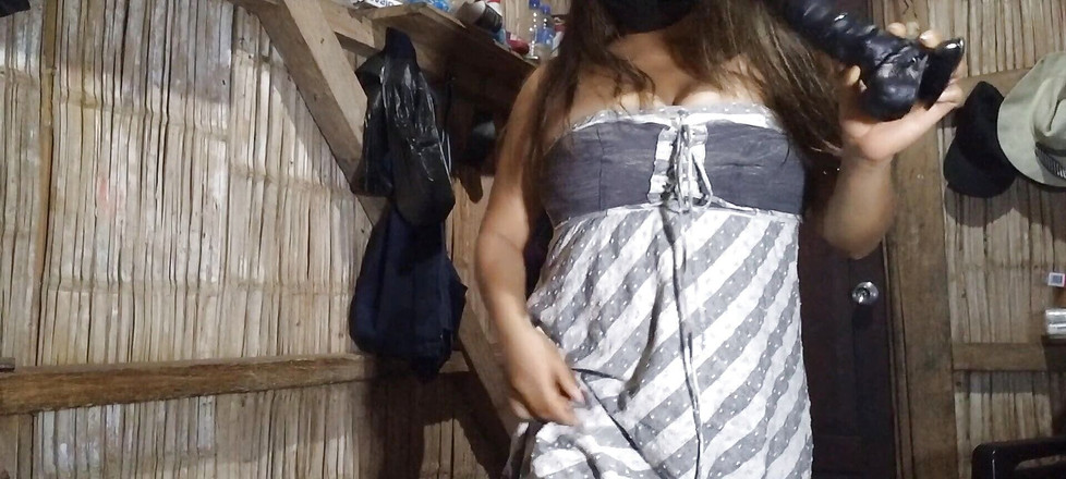 Martin13: 自宅で美しいラティーナは、厚い茶色のディルドで彼女の陰唇を自慰行為します